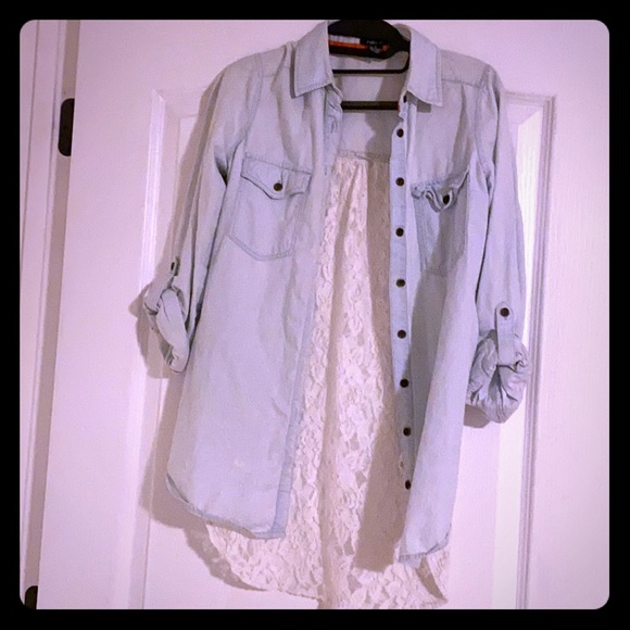 Rue21 Tops - Lace back detail button up top